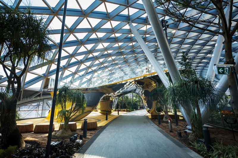 008-stainless-steel-discovery-slides-at-jewel-changi-airport